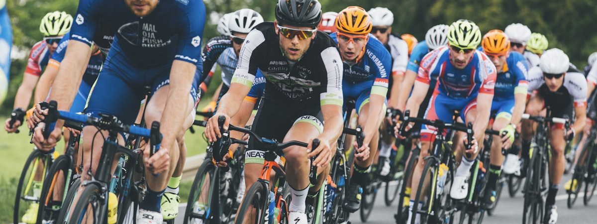 高清体育直播画面展示，多路信号切换，无广告干扰的观赛界面